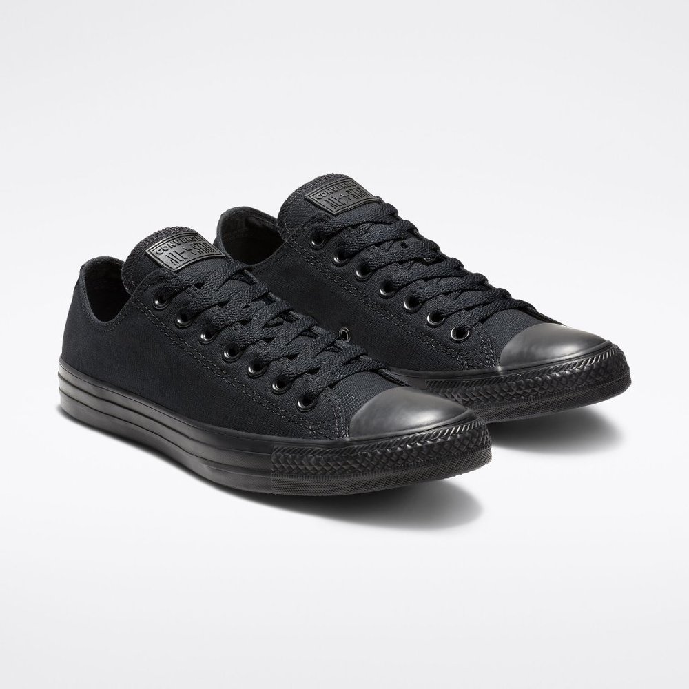 Chuck Taylor All Star UNISEX LOW TOP SHOE-Size 8.5